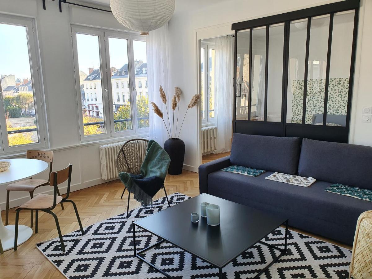 Suite Forum Vue Imprenable Reims Bagian luar foto
